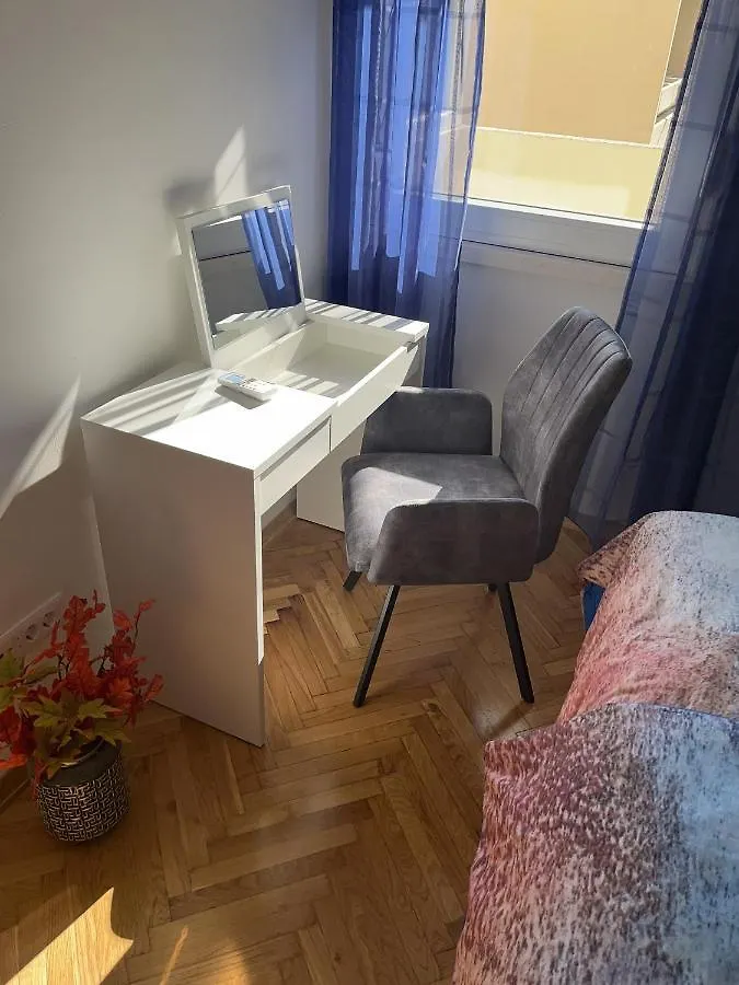 Apartment Family Split